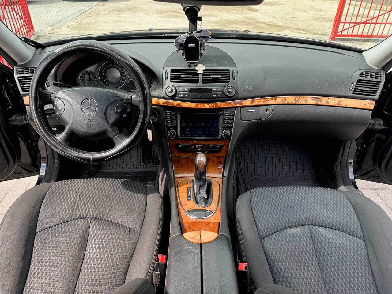 2005 Mercedes E 220 — Miniatură 8