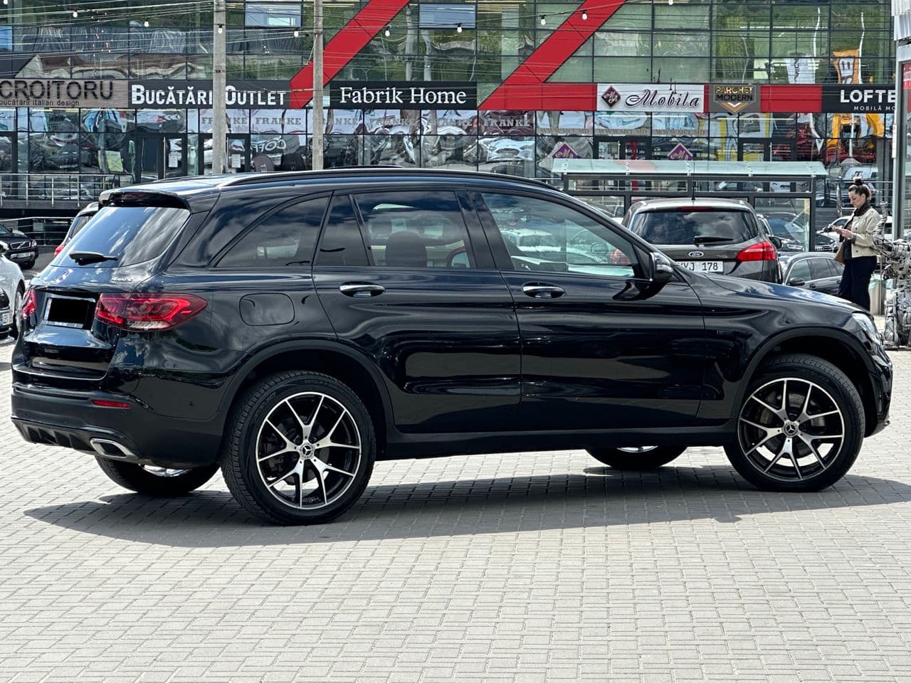 2020 Mercedes GLC 300e — Miniatură 3