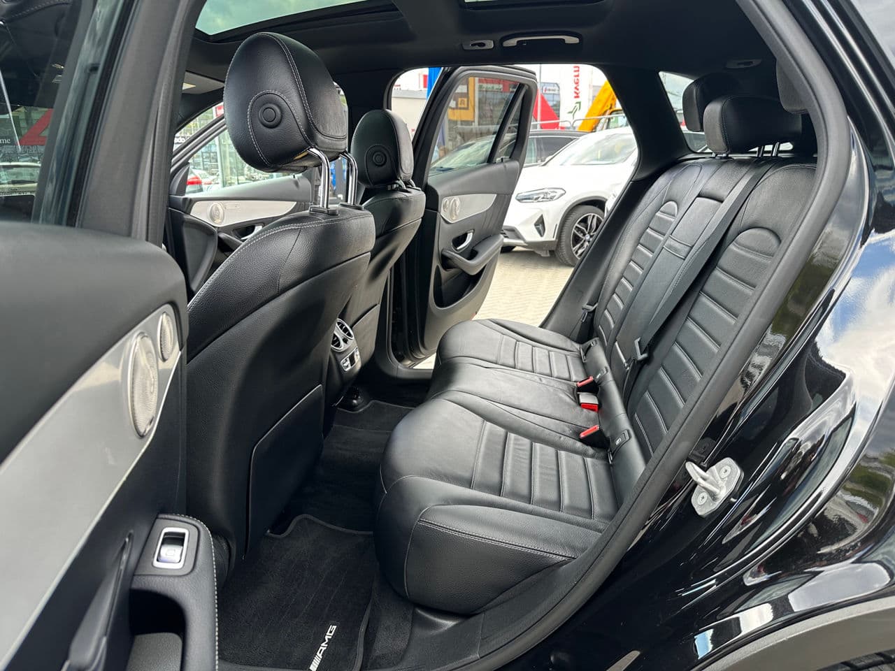 2020 Mercedes GLC 300e — Miniatură 13