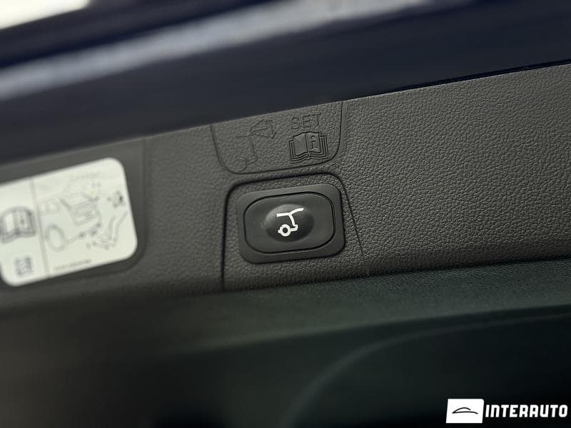 2016 Ford C-MAX — Miniatură 19