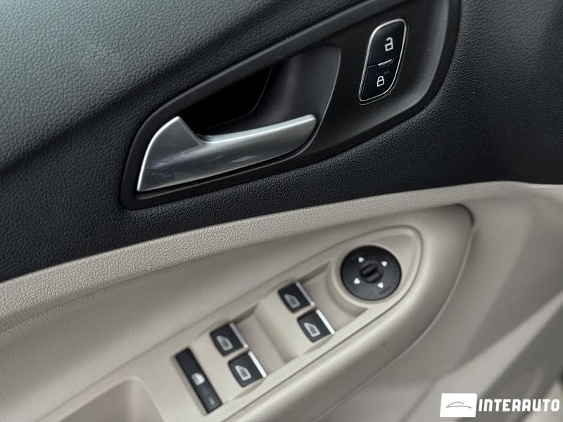 2016 Ford C-MAX — Miniatură 6