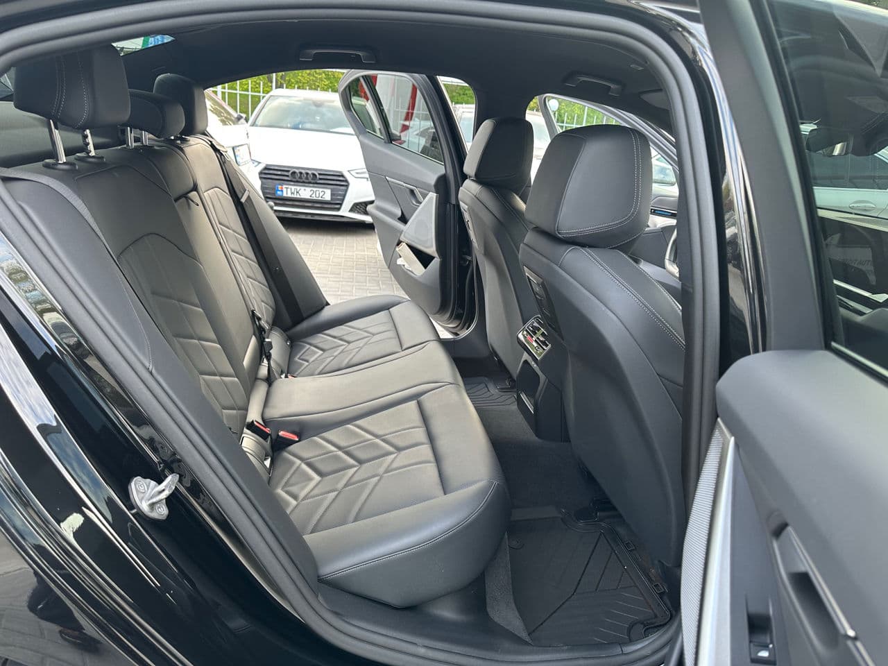 2023 BMW 520 — Miniatură 8