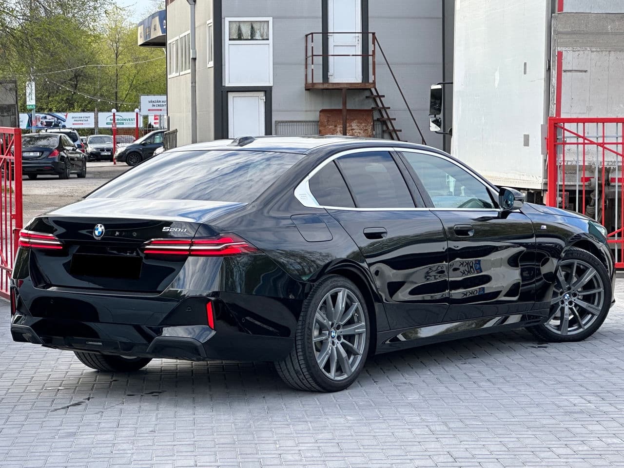 2023 BMW 520 — Miniatură 4