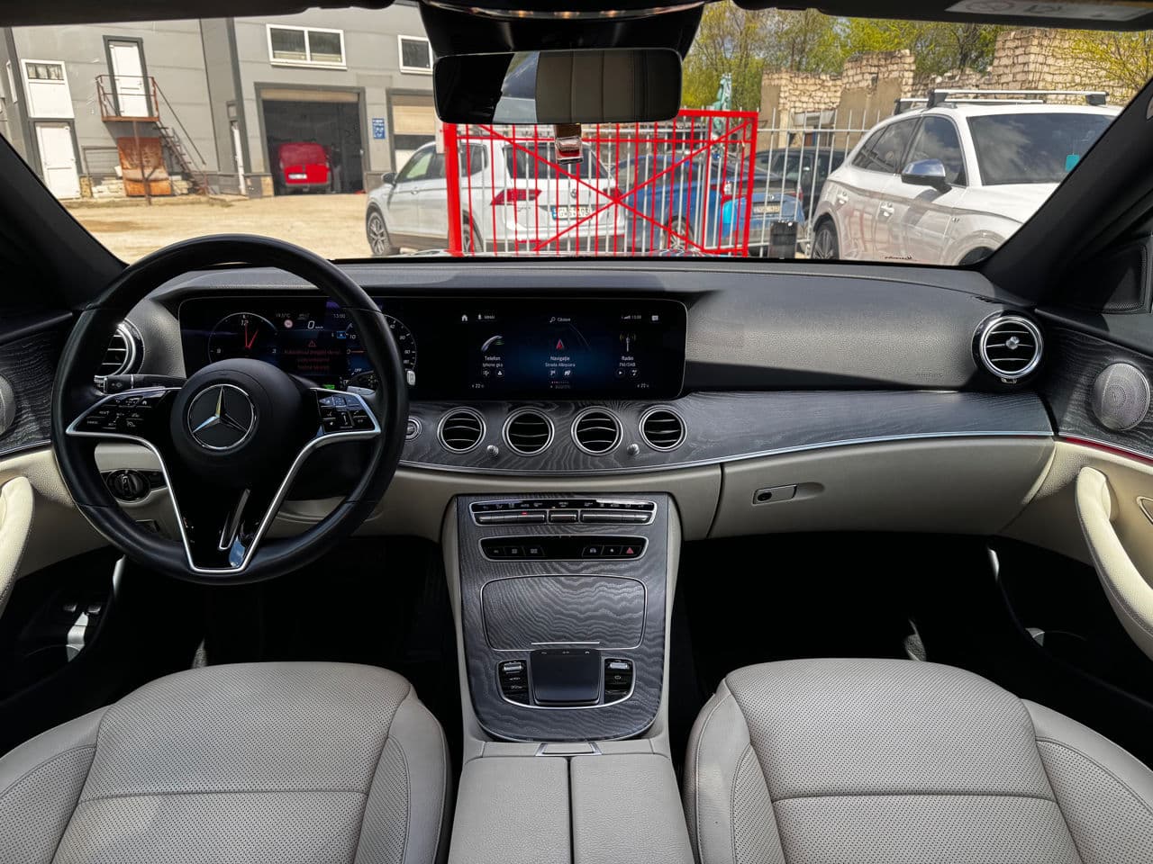 2021 Mercedes E 300e — Miniatură 7