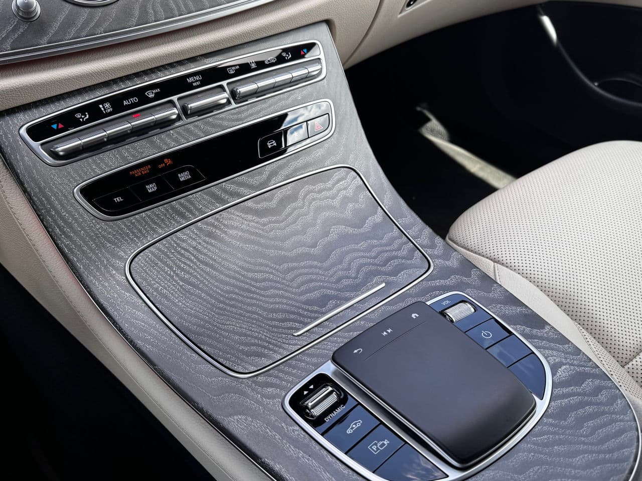 2021 Mercedes E 300e — Miniatură 16