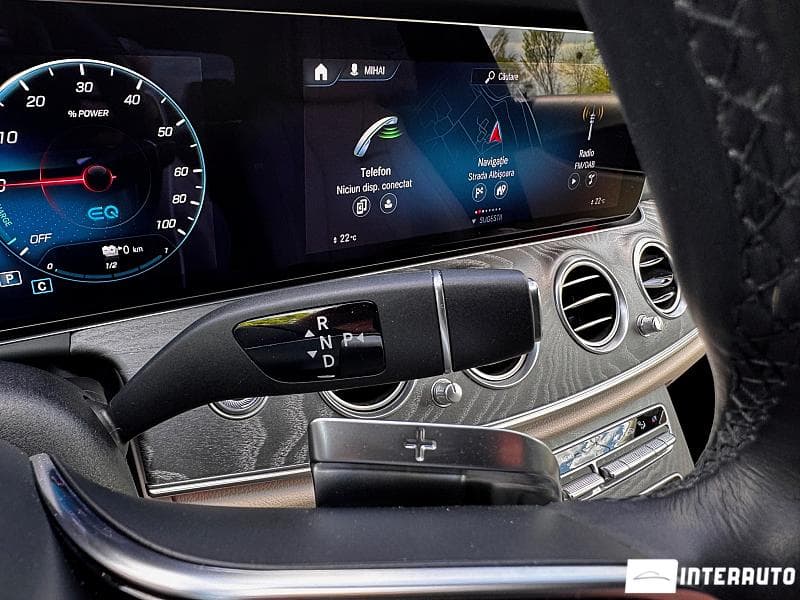 2021 Mercedes E 300e — Miniatură 21