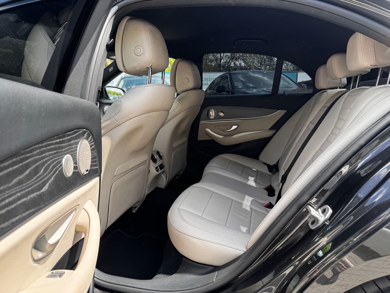 2021 Mercedes E 300e — Miniatură 24