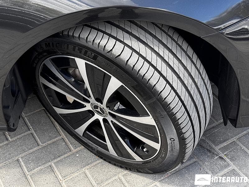 2021 Mercedes E 300e — Miniatură 17