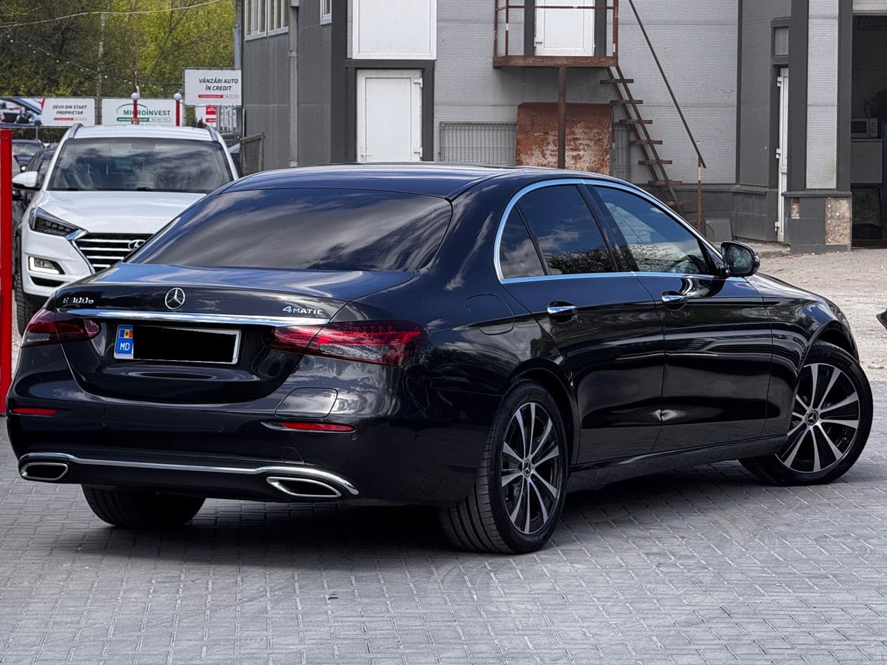 2021 Mercedes E 300e — Miniatură 2