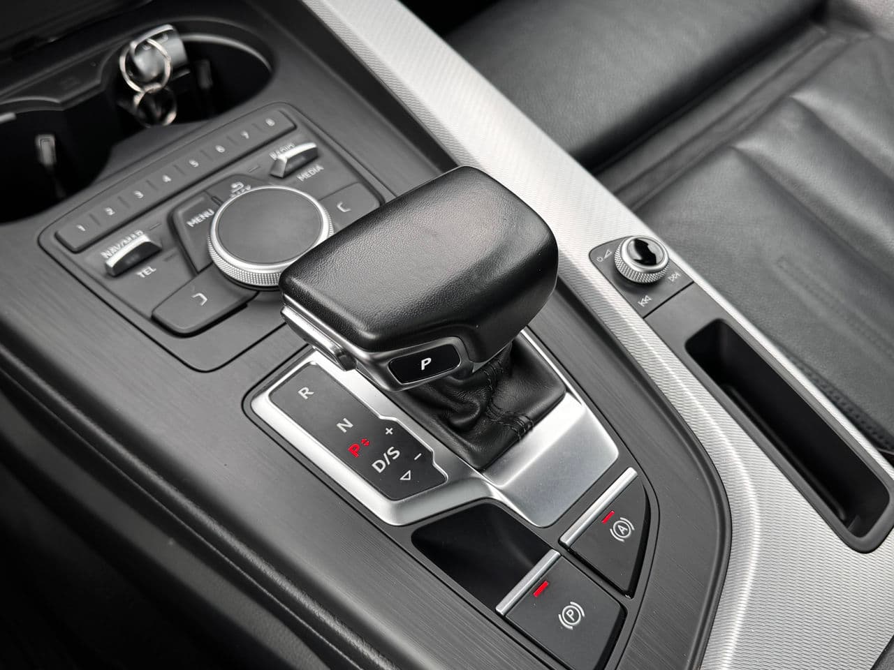2017 Audi A4 — Miniatură 14