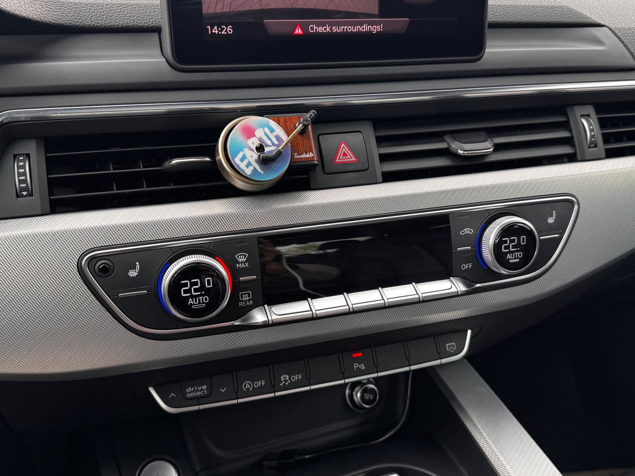 2017 Audi A4 — Miniatură 11