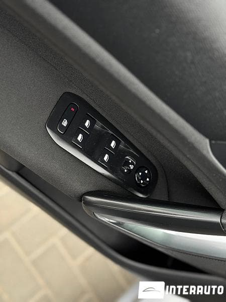 2016 Peugeot 308 — Miniatură 17