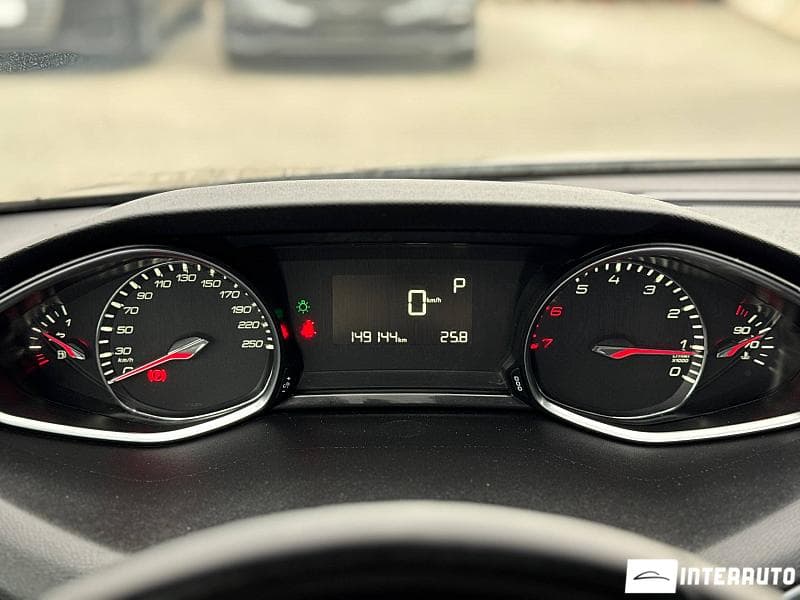 2016 Peugeot 308 — Miniatură 8