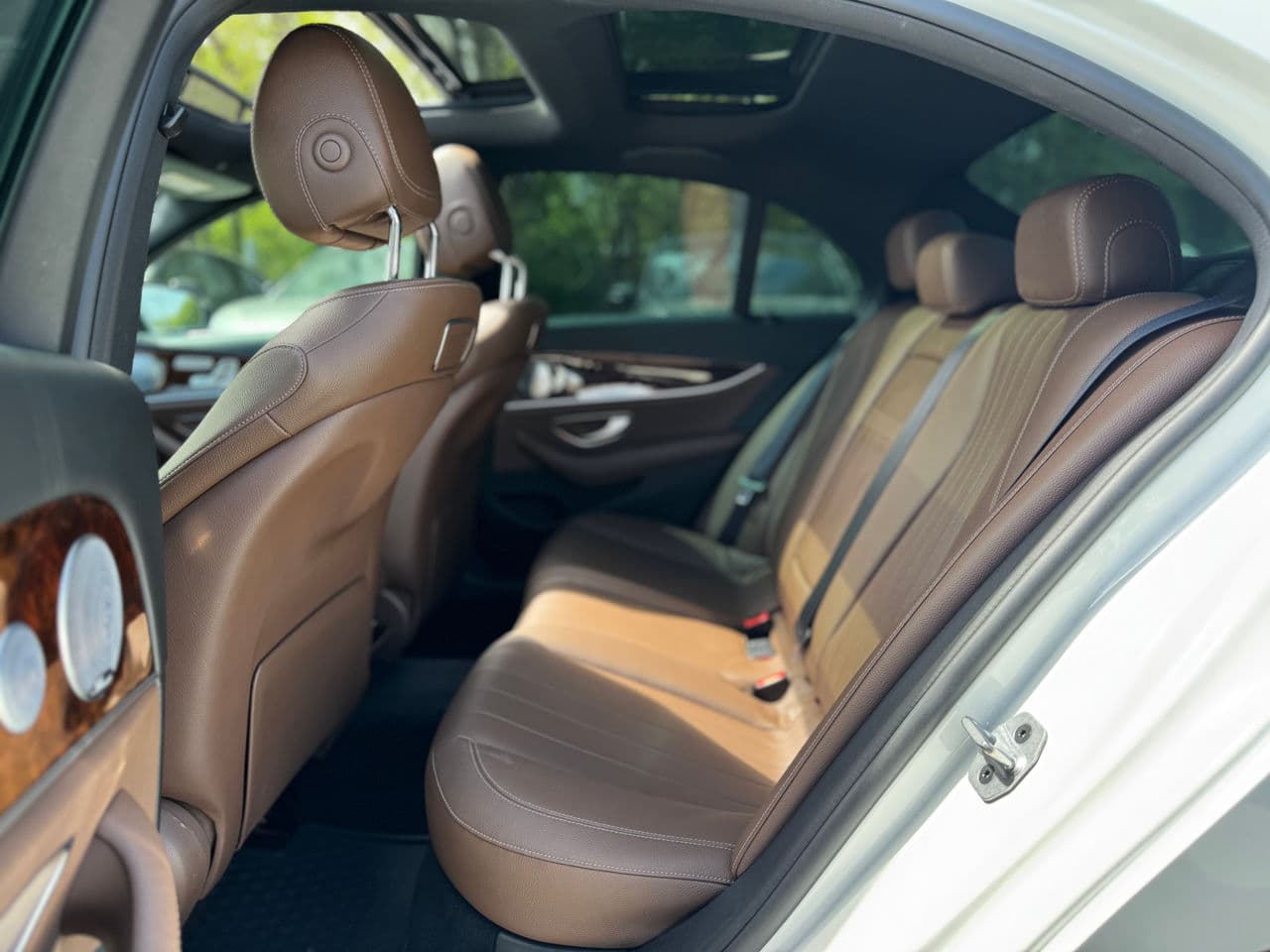 Mercedes E 300 2018 — Миниатюра 18
