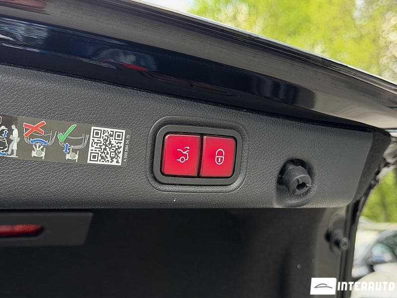 2022 Mercedes E 300e — Miniatură 20