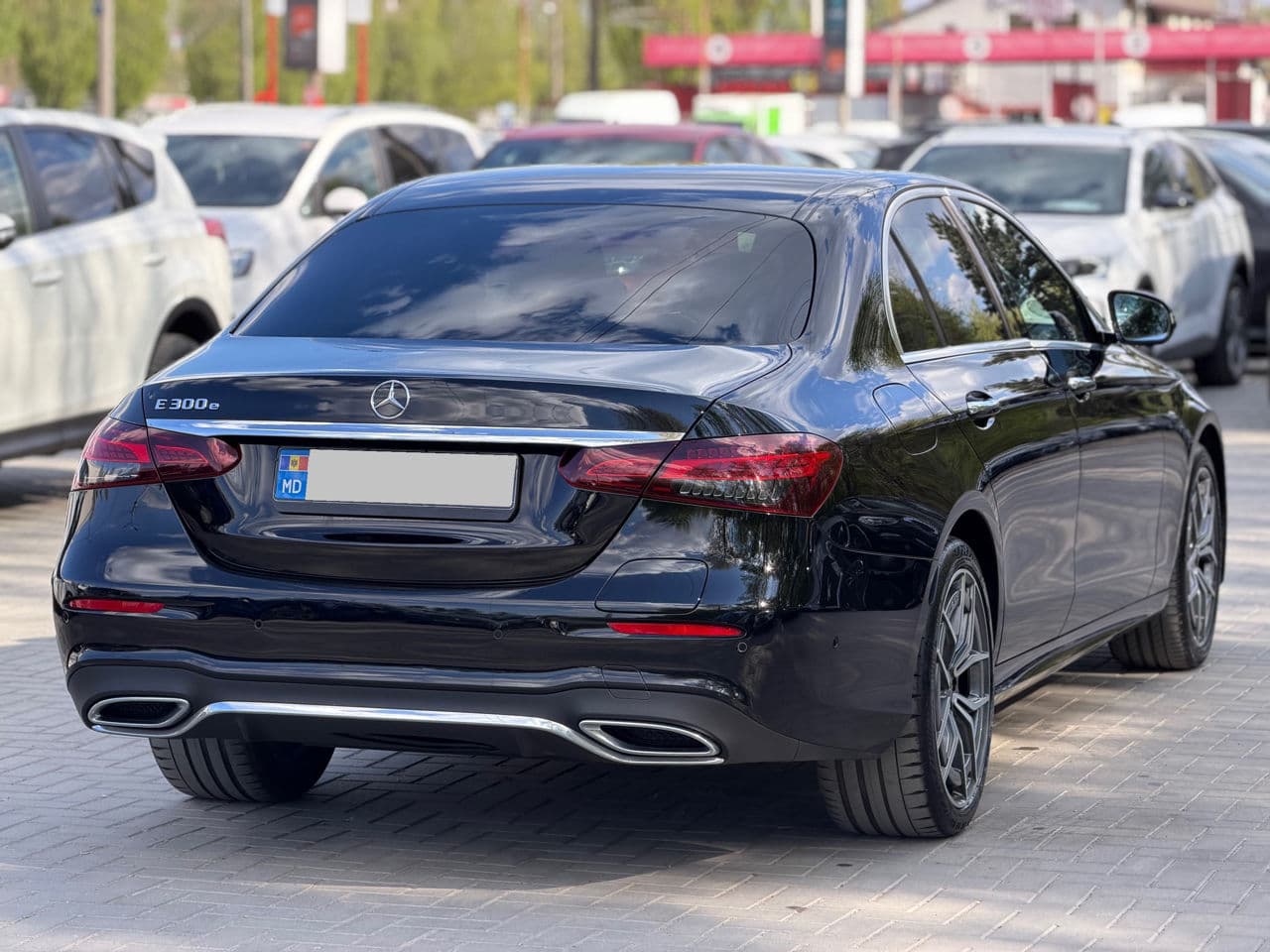 2022 Mercedes E 300e — Miniatură 2