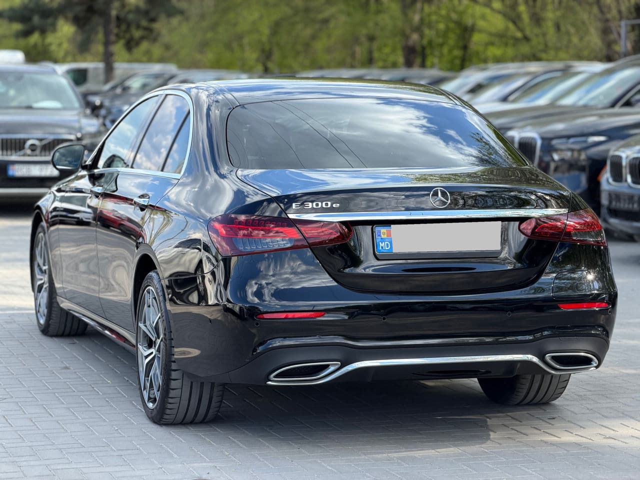 2022 Mercedes E 300e — Miniatură 4