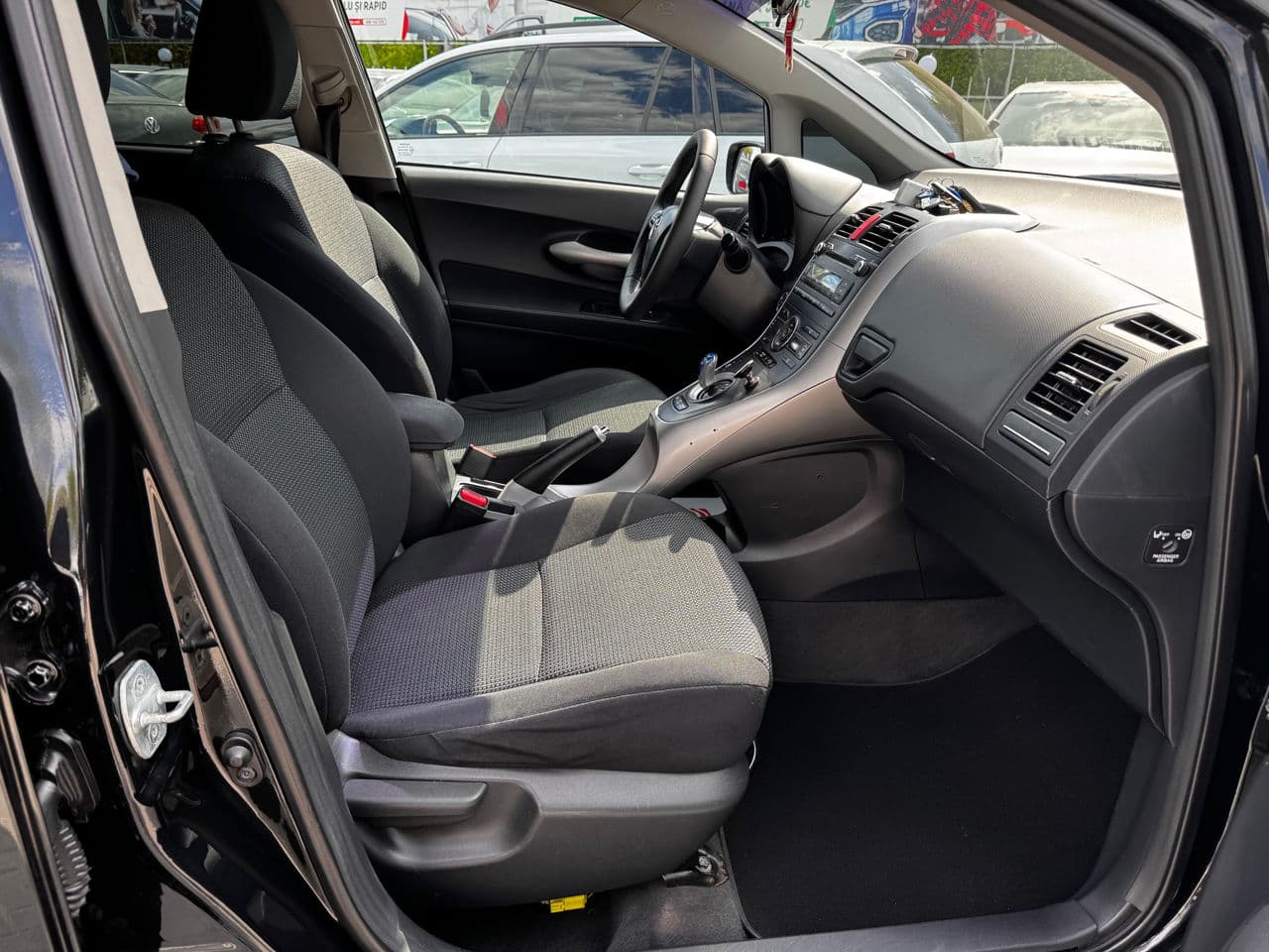 2011 Toyota Auris — Miniatură 14