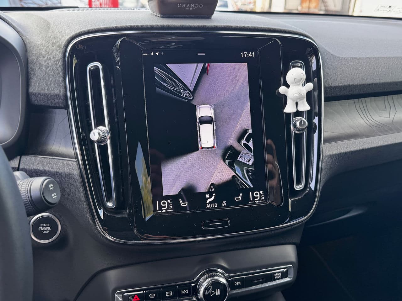Volvo XC 40 2022 — Миниатюра 10