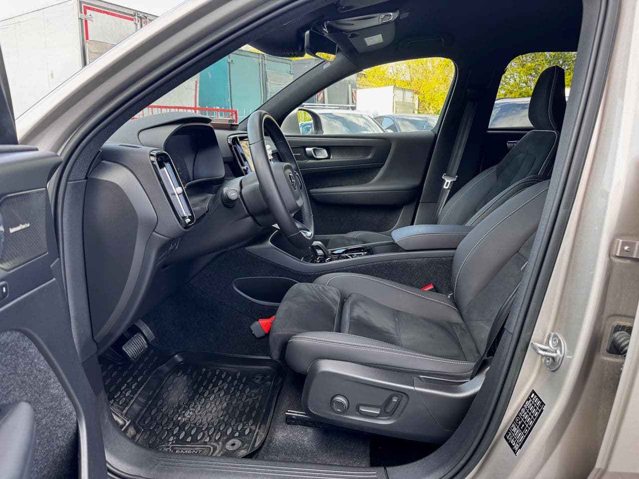 Volvo XC 40 2022 — Миниатюра 5