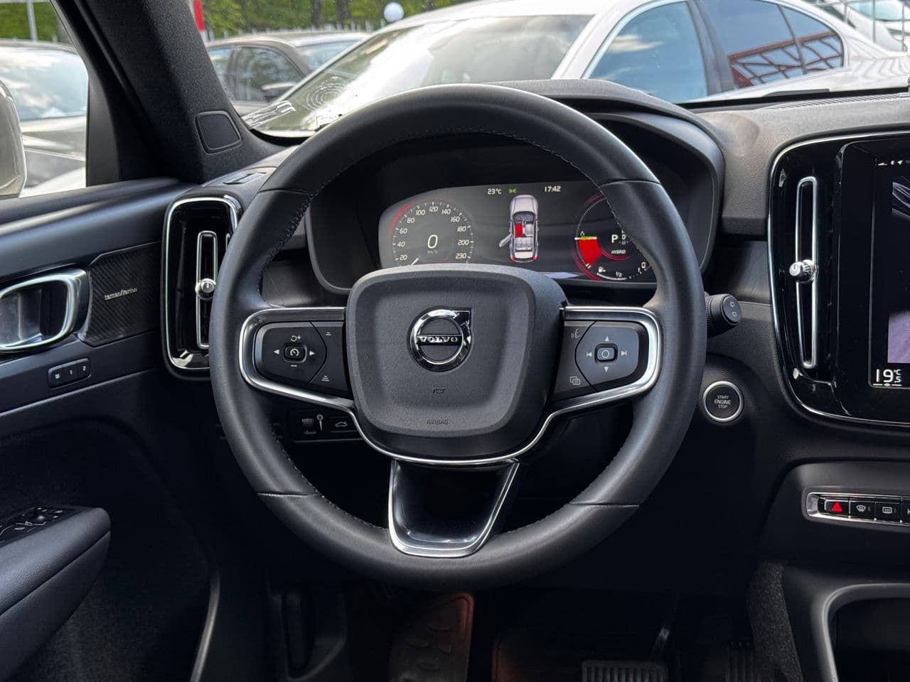 Volvo XC 40 2022 — Миниатюра 8