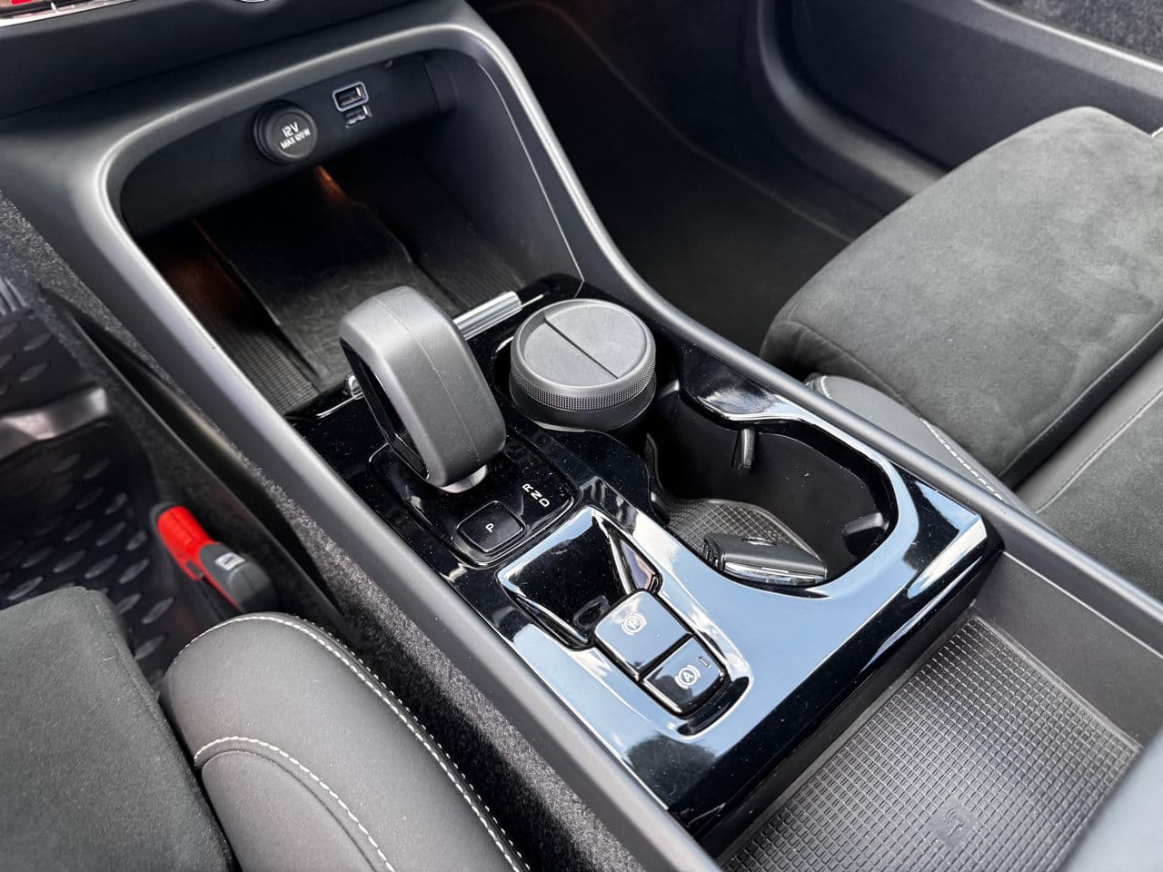 Volvo XC 40 2022 — Миниатюра 12