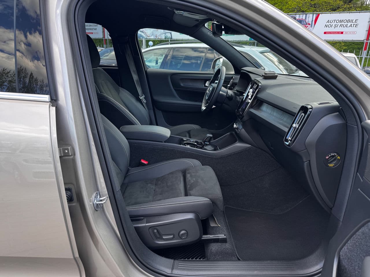 Volvo XC 40 2022 — Миниатюра 14