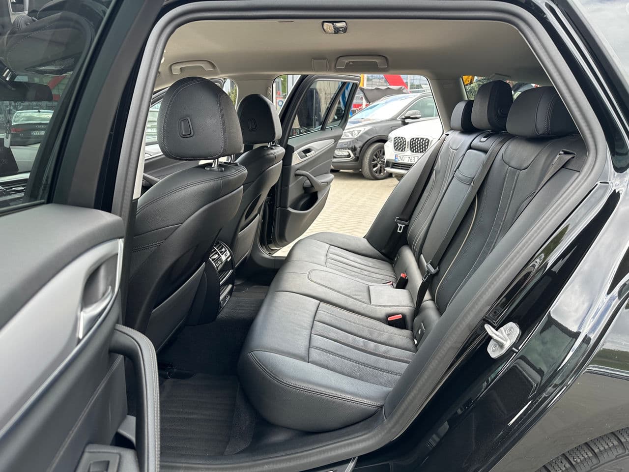 2022 BMW 530e — Miniatură 12