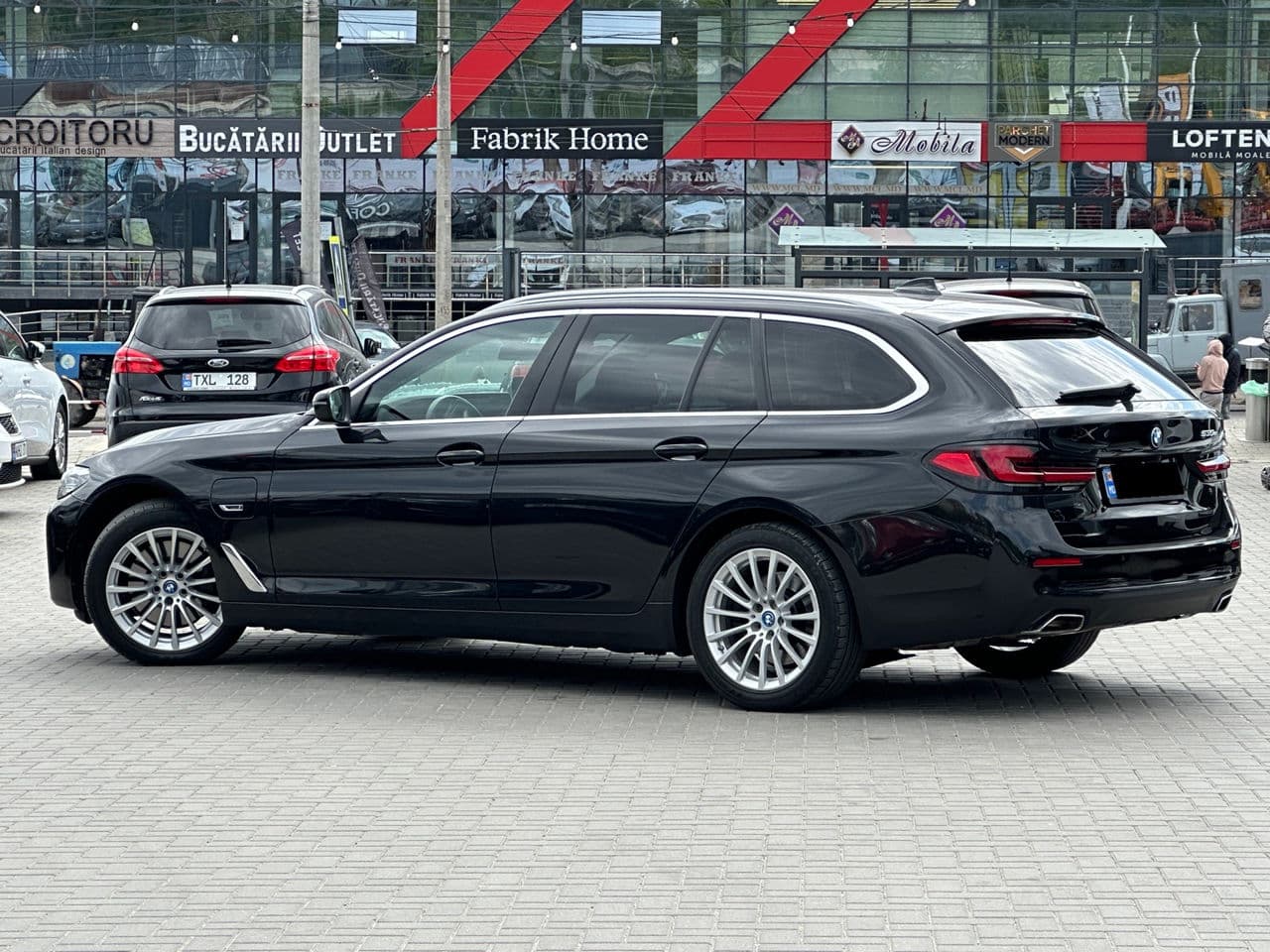 2022 BMW 530e — Miniatură 4