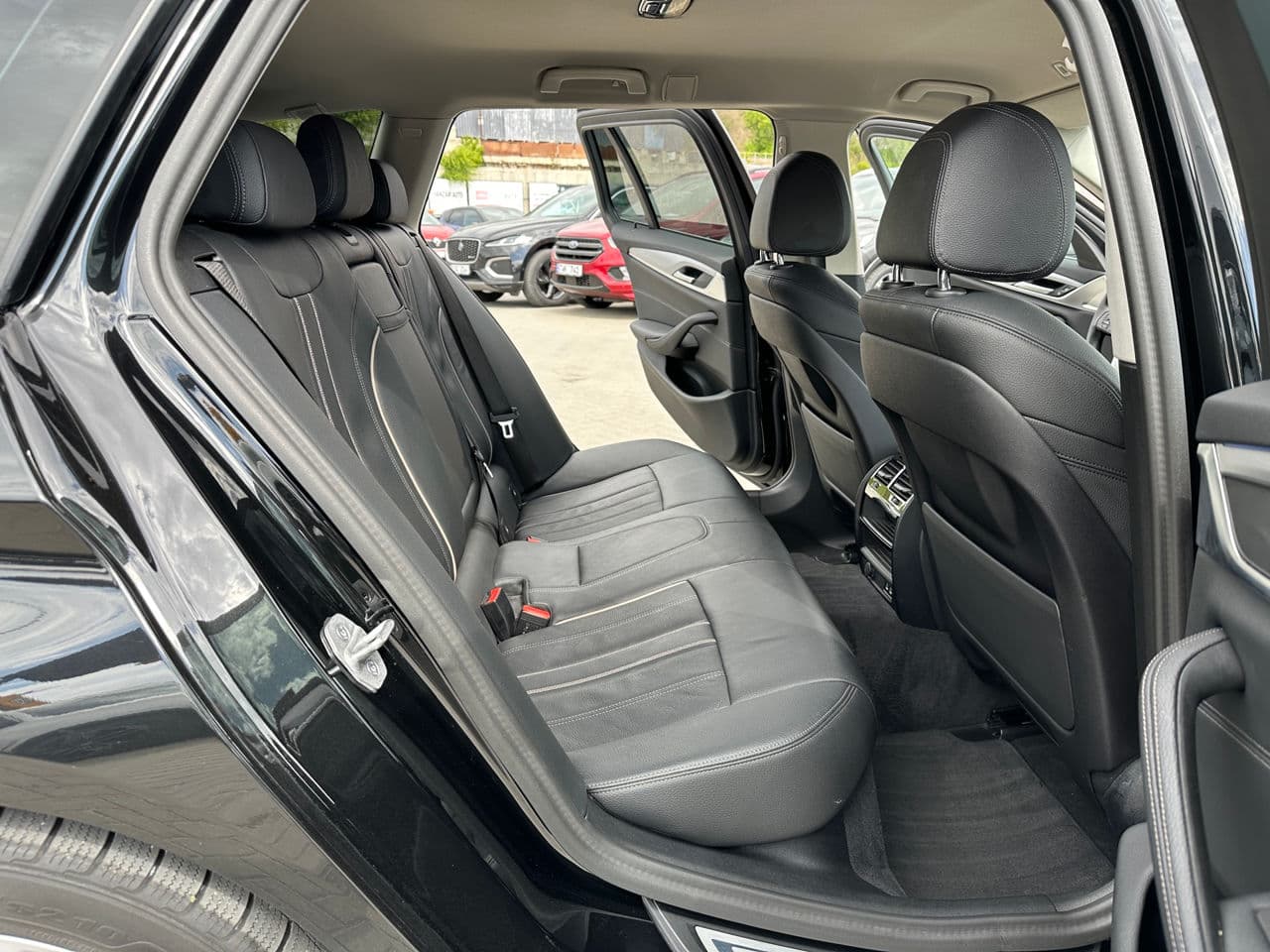 2022 BMW 530e — Miniatură 13