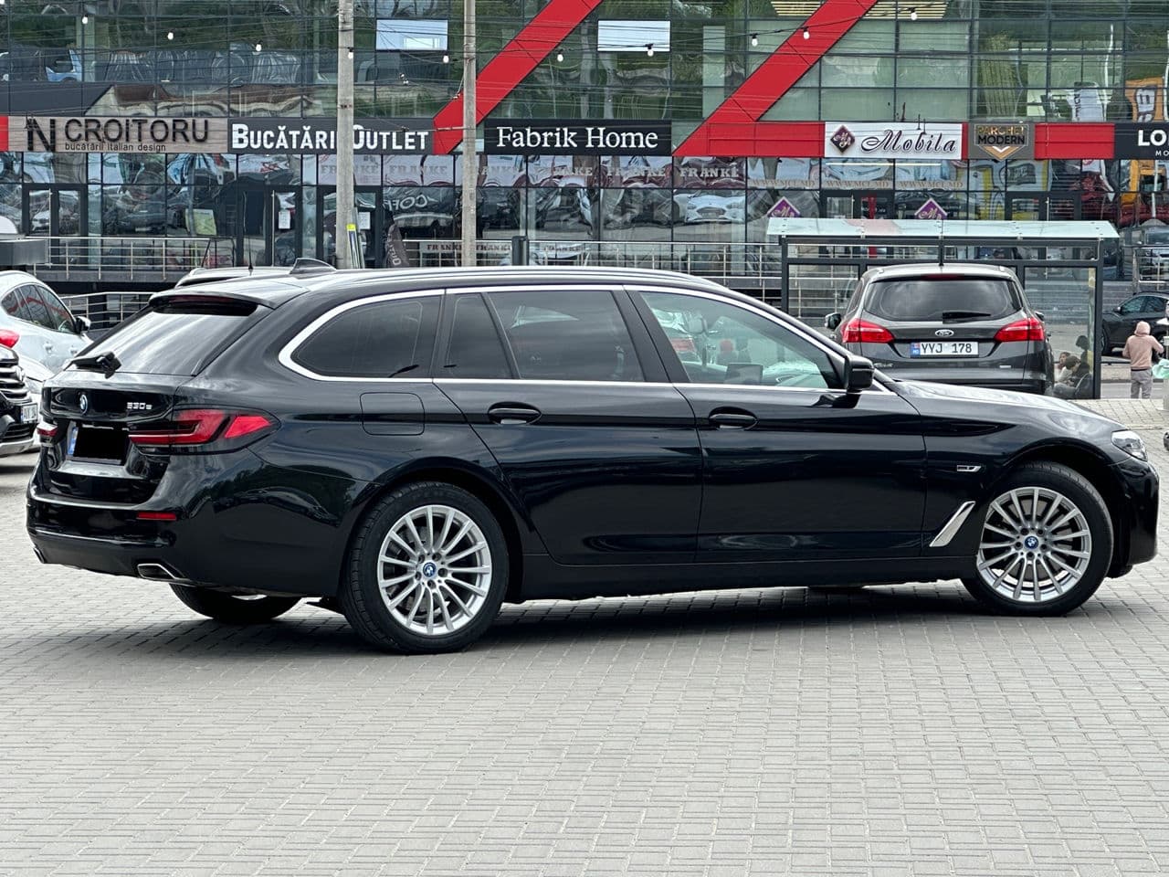 2022 BMW 530e — Miniatură 3