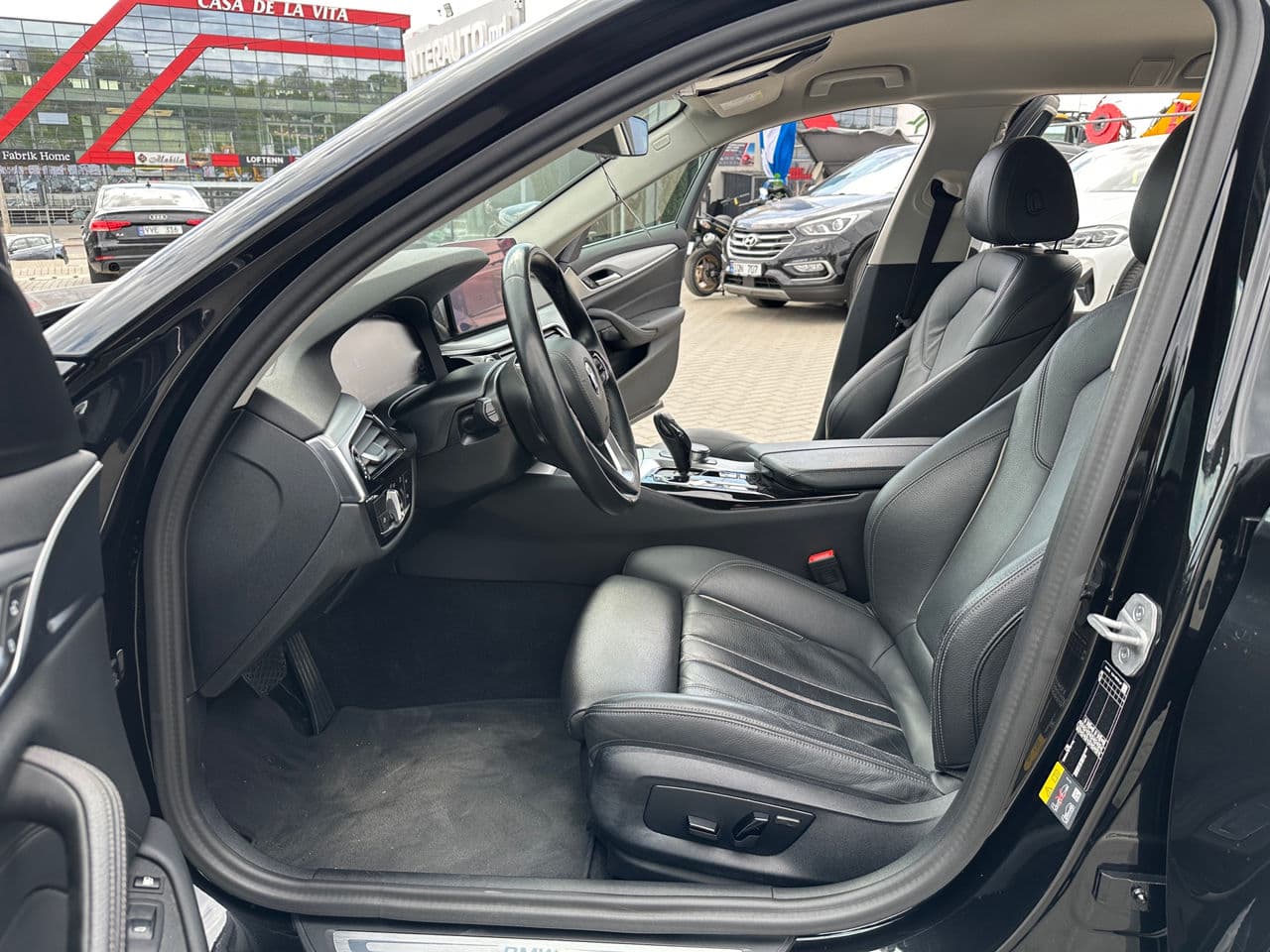 2022 BMW 530e — Miniatură 5