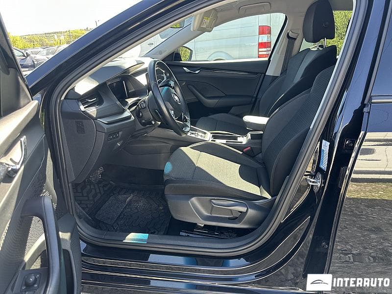 2022 Skoda Octavia — Miniatură 5