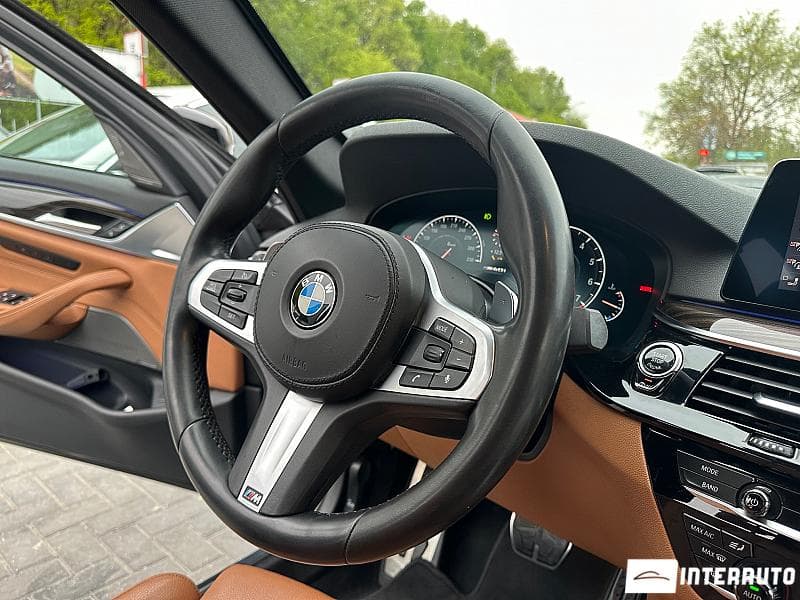 2019 BMW 540 — Miniatură 10