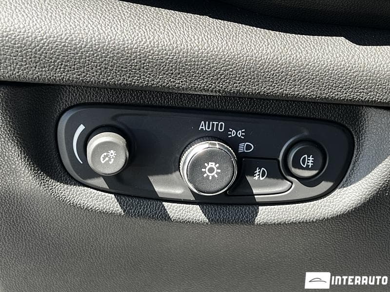 2018 Opel Insignia — Miniatură 15