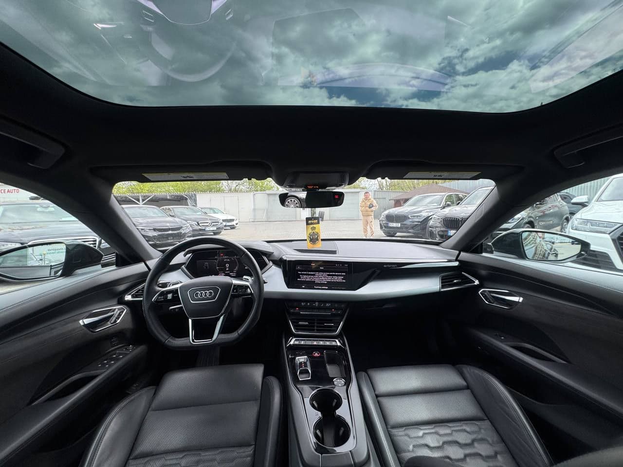 2021 Audi E-tron GT — Miniatură 12