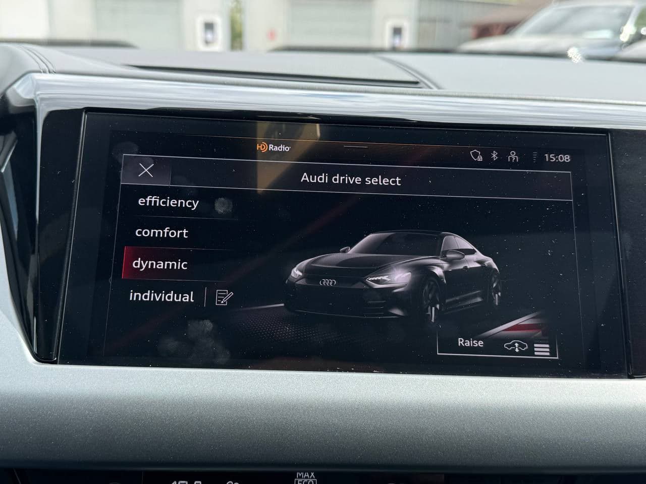 2021 Audi E-tron GT — Miniatură 17