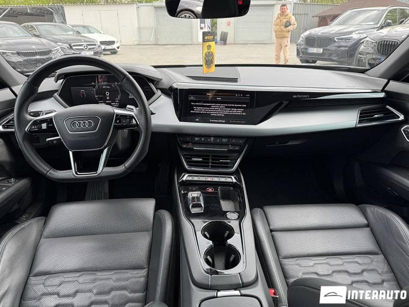 2021 Audi E-tron GT — Miniatură 11