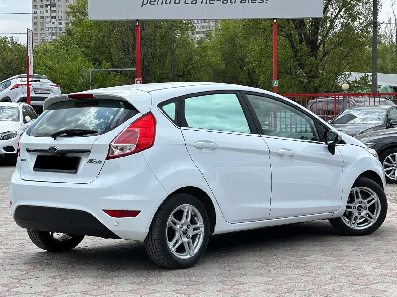 2015 Ford Fiesta — Miniatură 2