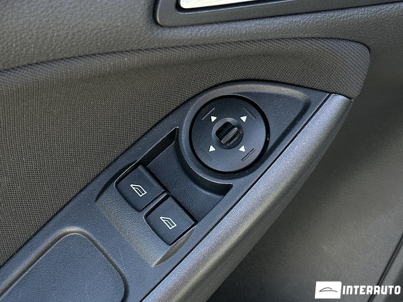 2015 Ford Focus — Miniatură 17