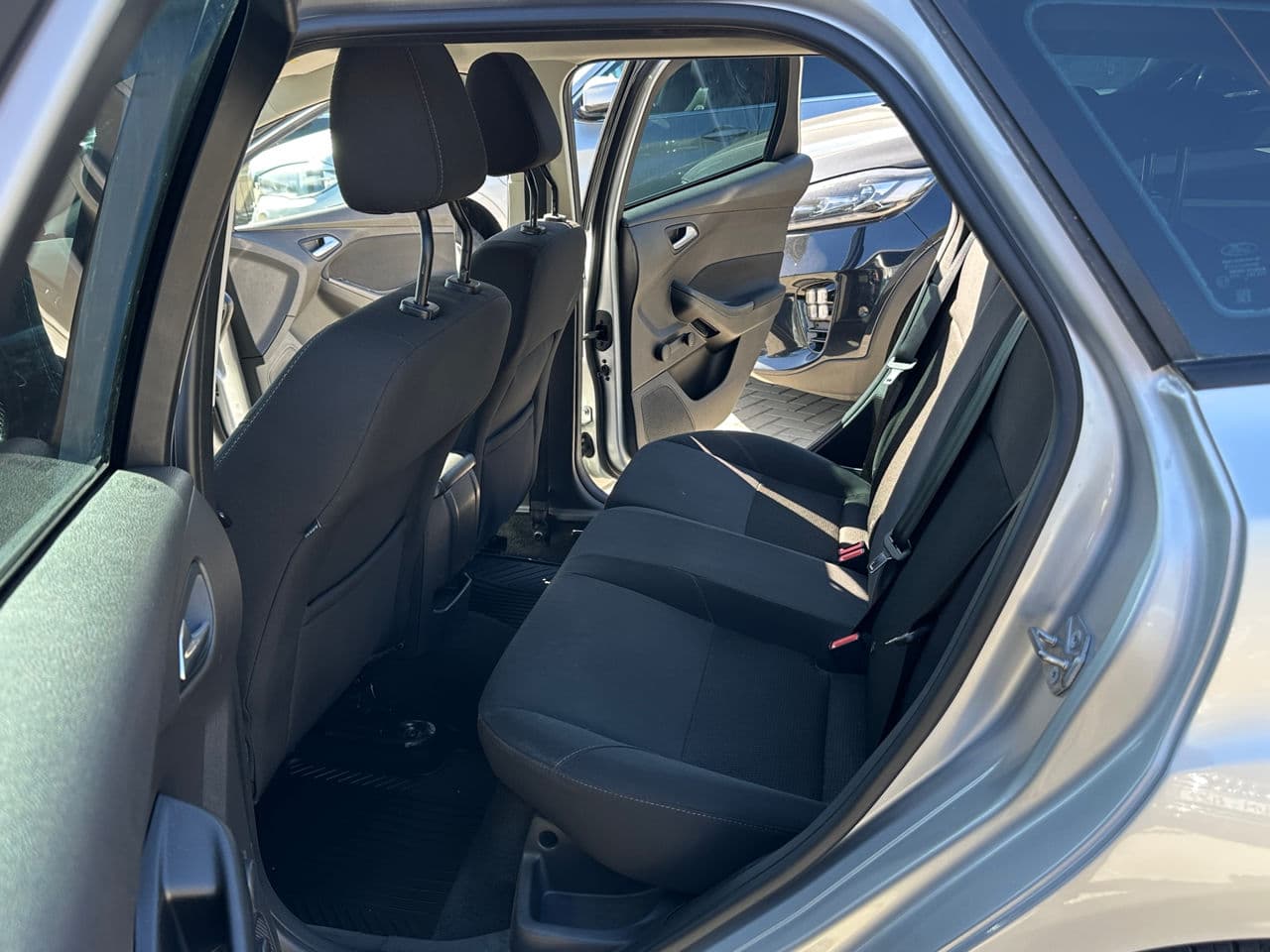 2015 Ford Focus — Miniatură 13