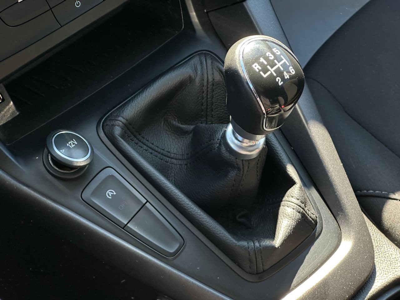 2015 Ford Focus — Miniatură 12