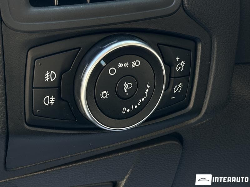 2015 Ford Focus — Miniatură 16