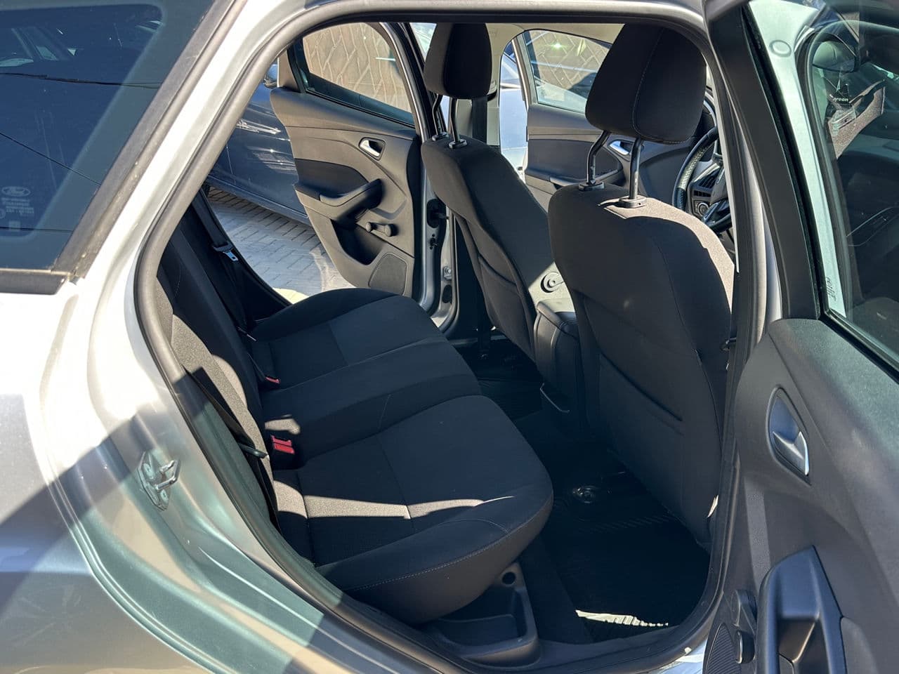 2015 Ford Focus — Miniatură 14