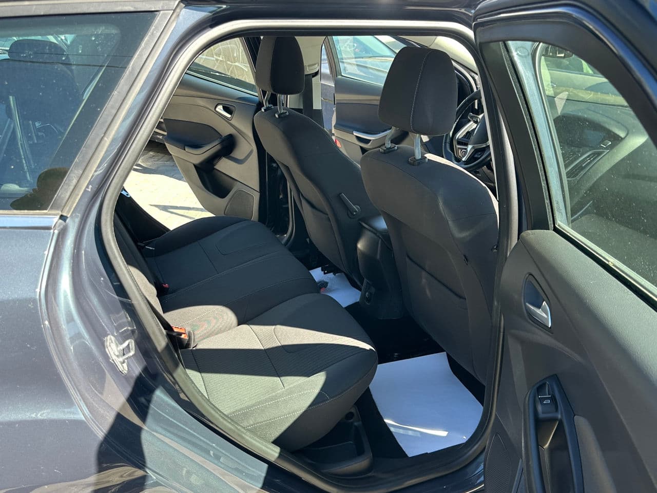 2014 Ford Focus — Miniatură 14