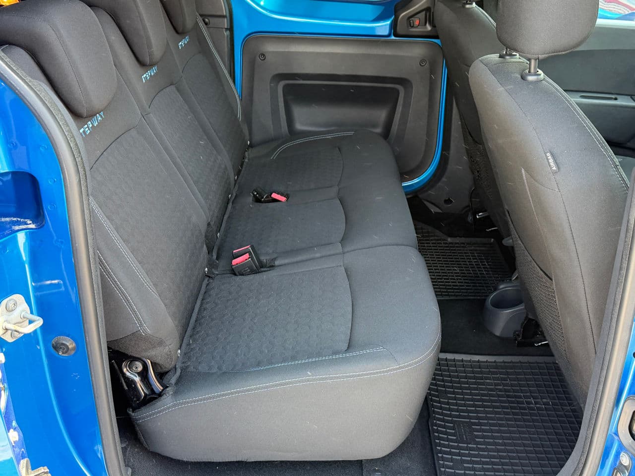 2015 Dacia Dokker Stepway — Miniatură 18