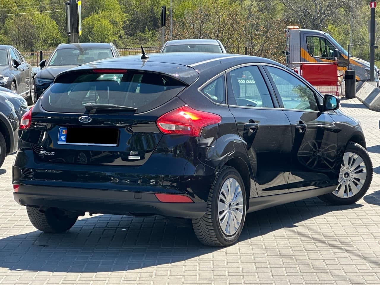 2017 Ford Focus — Miniatură 3