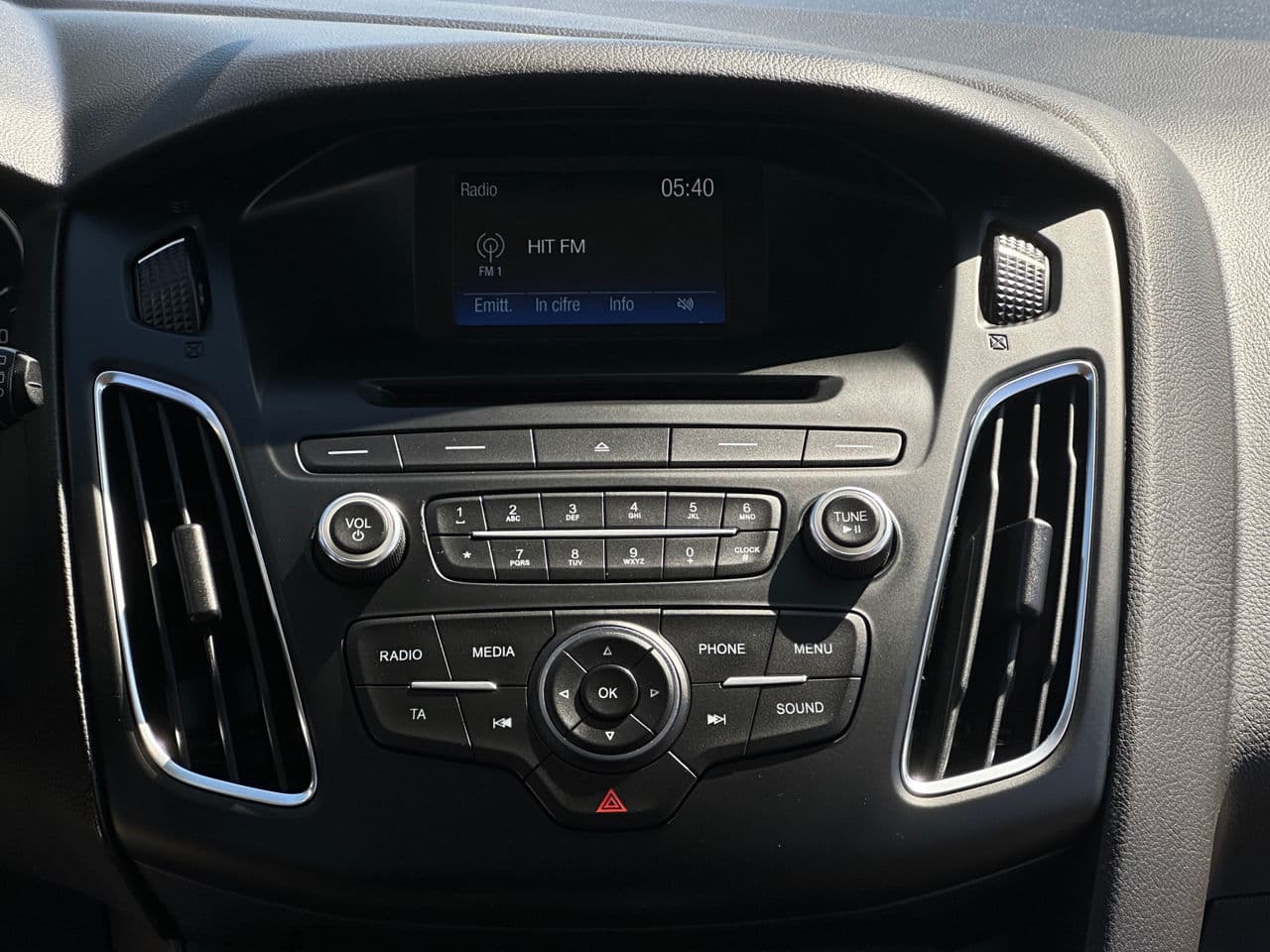 2017 Ford Focus — Miniatură 9