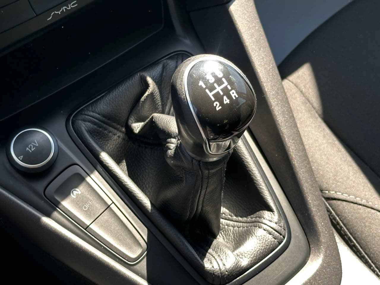 2017 Ford Focus — Miniatură 11