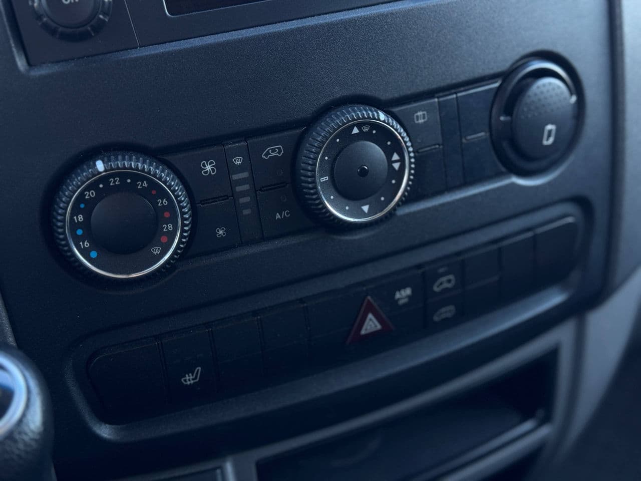 2016 Mercedes Sprinter — Miniatură 10